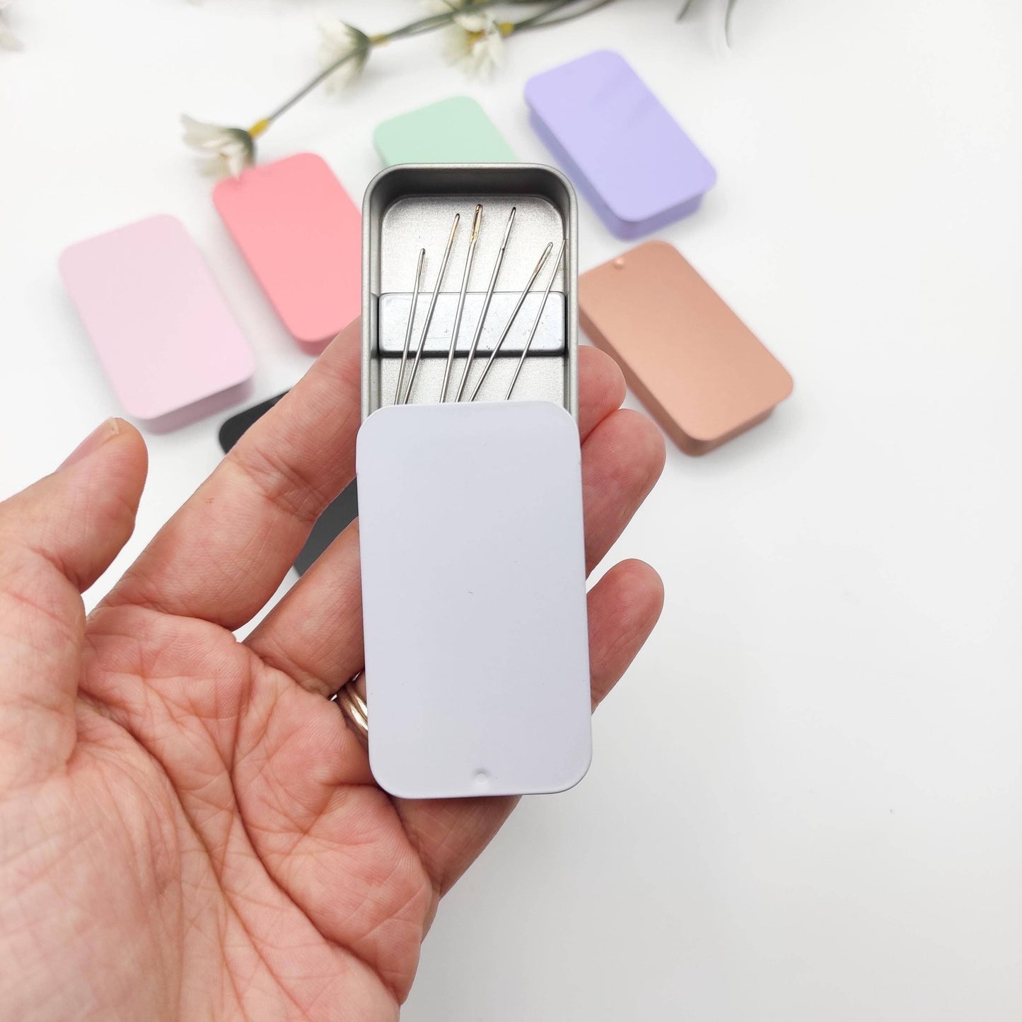 Solid Color Small Magnetic Tin Needle Case