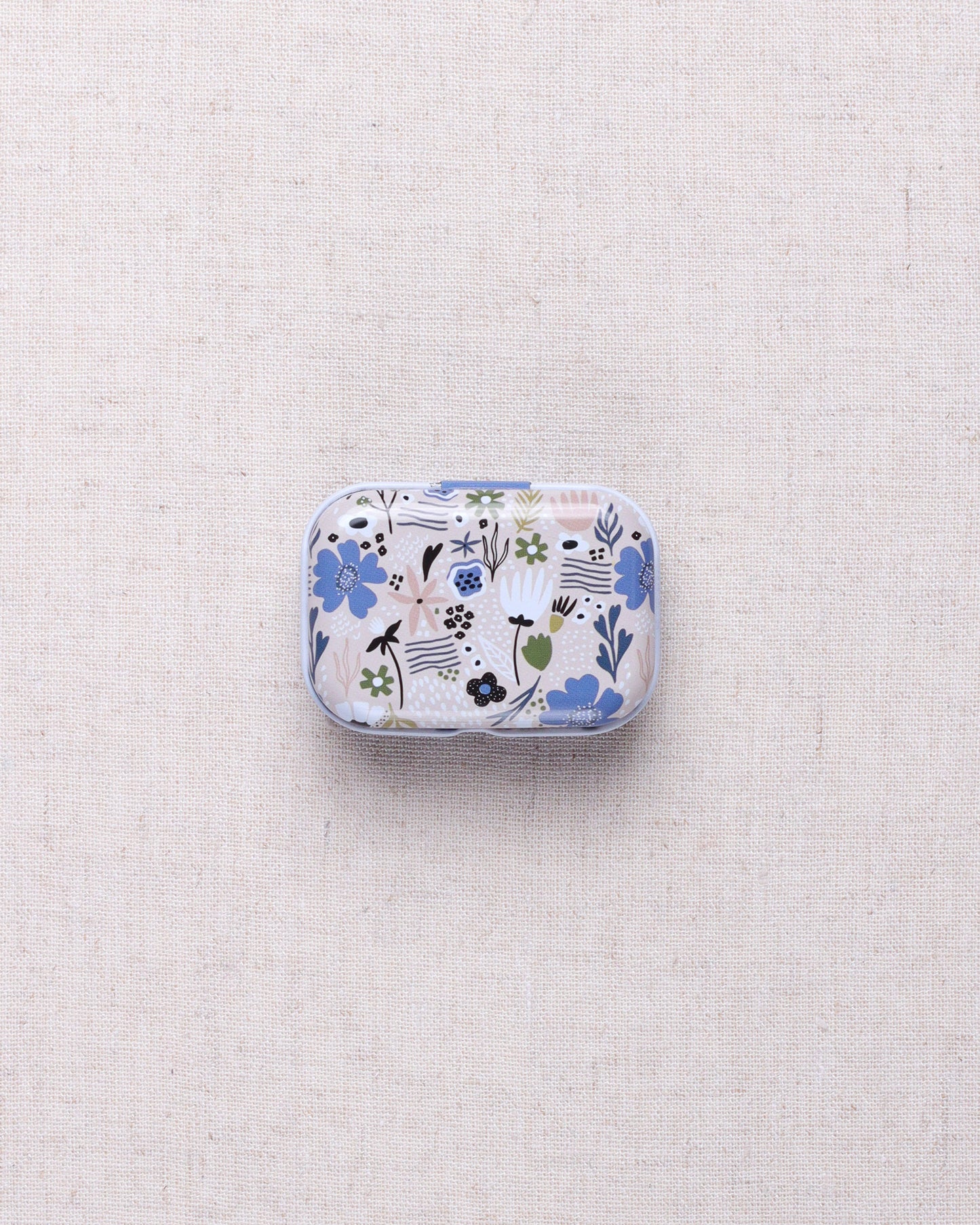 Patterned Small Magnetic Needle Case