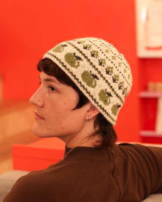 The Good Apple Hat: Beginner Colorwork Knitting Pattern