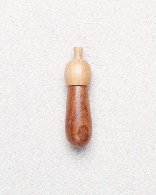 Degen Needle-Holding Acorn