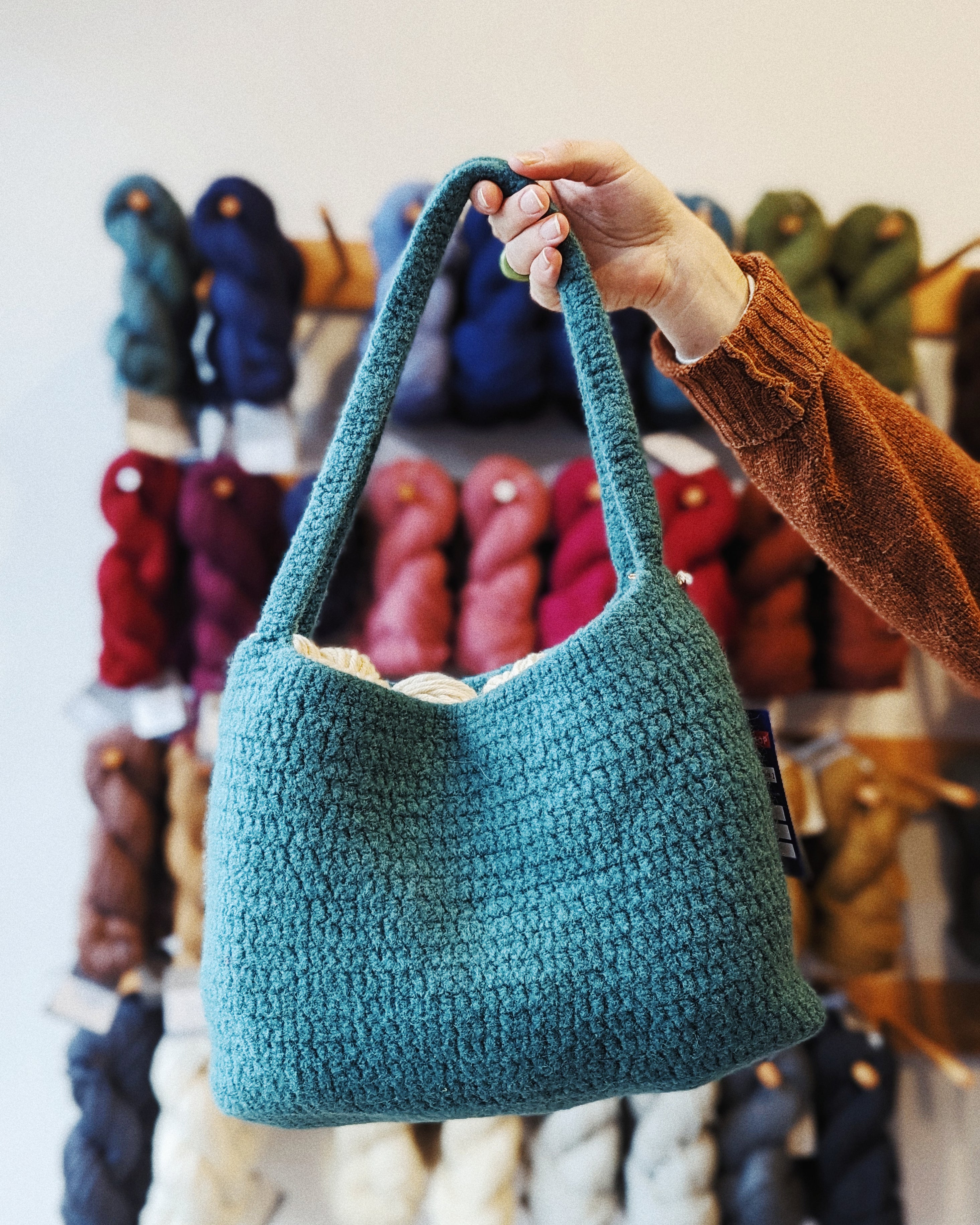 Crochet Puff Stitch Bag — Day's Crochet & Knit