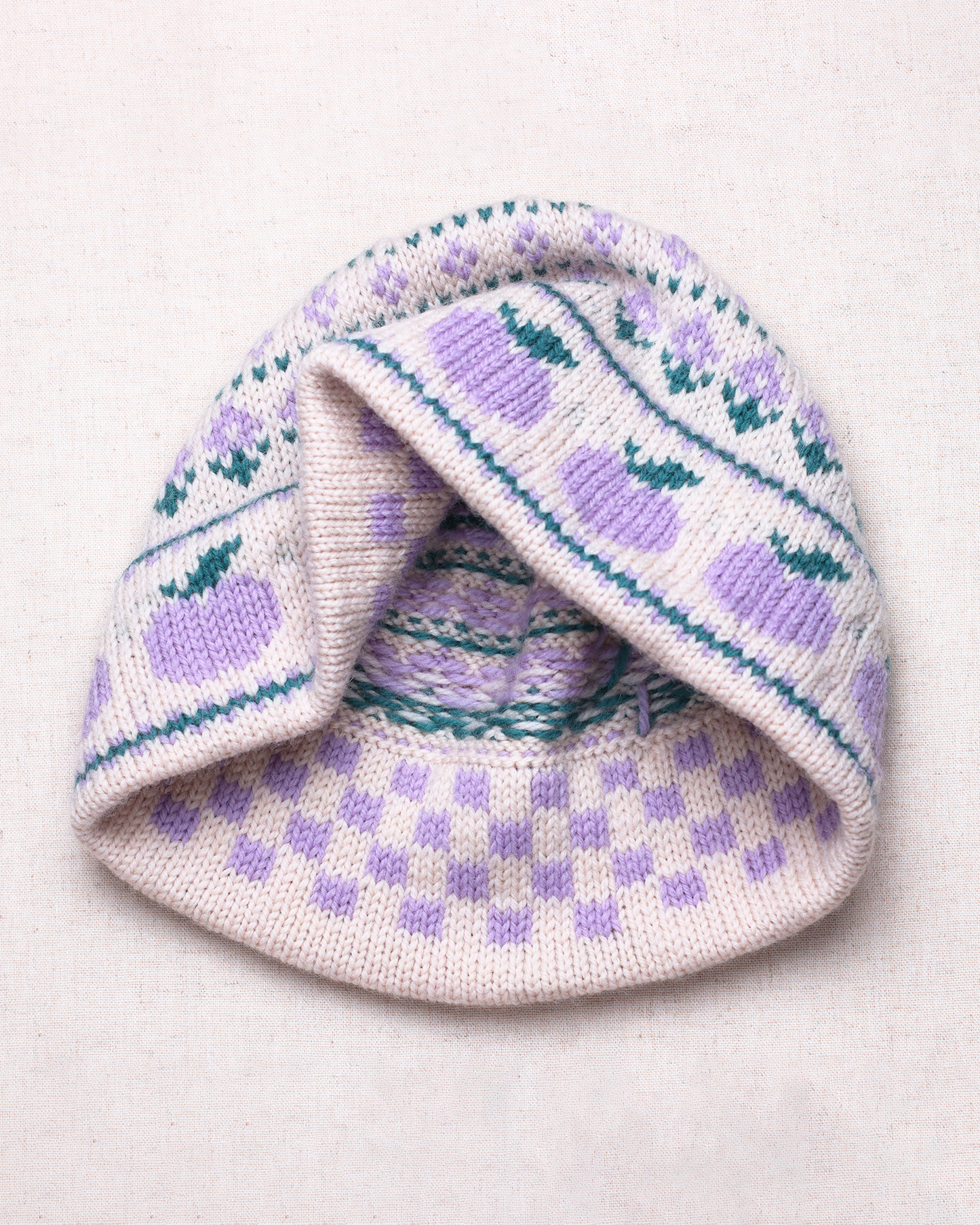 The Good Apple Hat: Beginner Colorwork Knitting Pattern