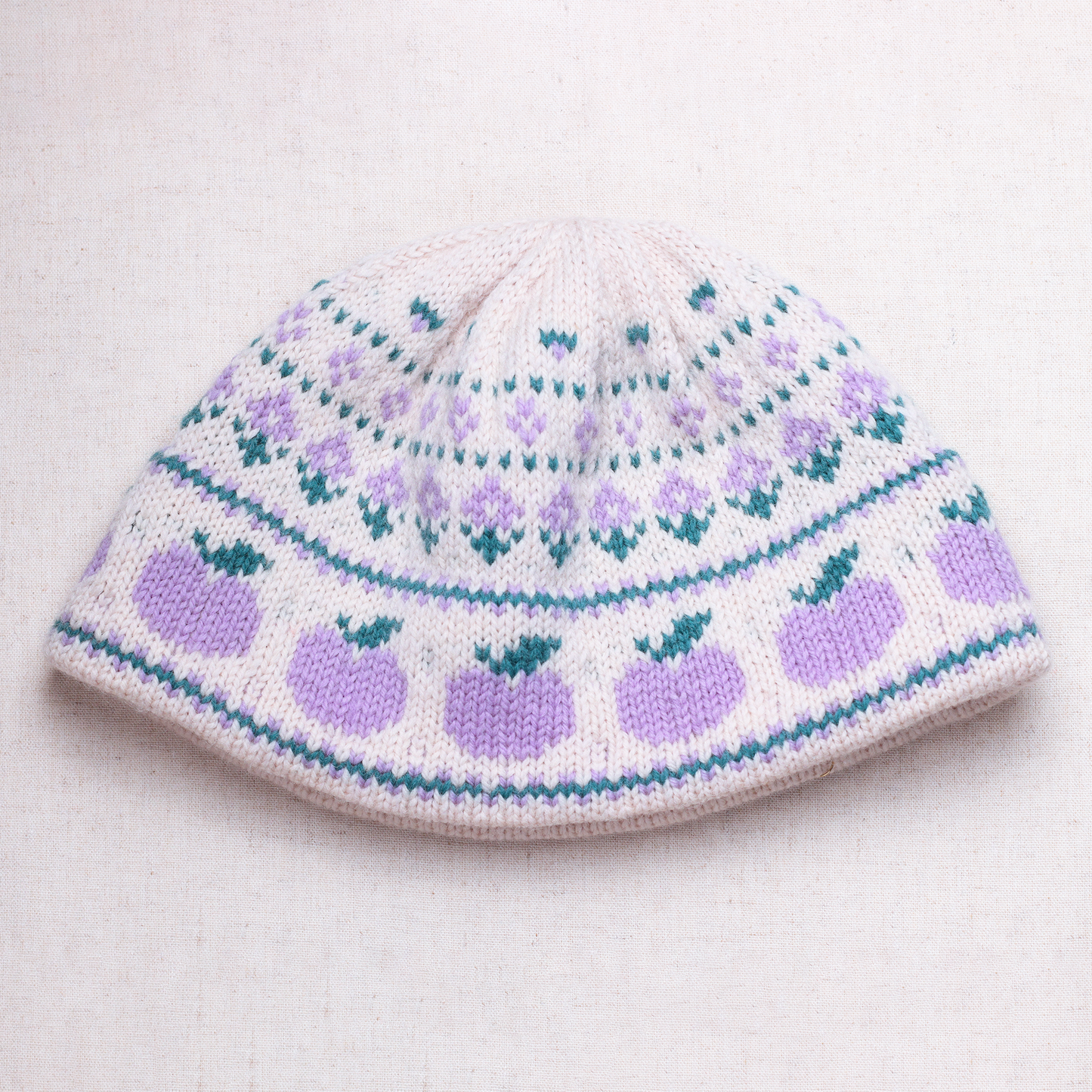 The Good Apple Hat: Beginner Colorwork Knitting Pattern